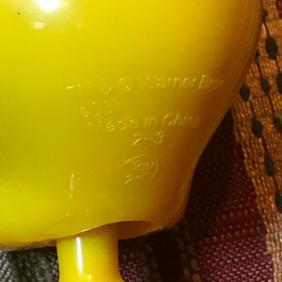 9263 VTG Tweety Bird Bobble Head Back In Action Africa Red Suitcase Yellow Bird - Picture 9 of 13